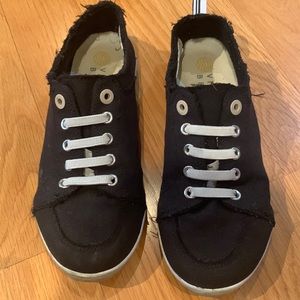Vionic Pismo sneakers - GUC. Size 7